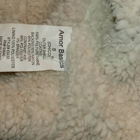 Kid Amor jacket size (S) used but like New - Picture 9 of 15